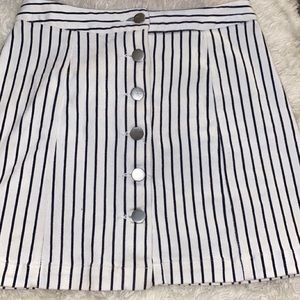 Altard state snap front striped skirt size small
